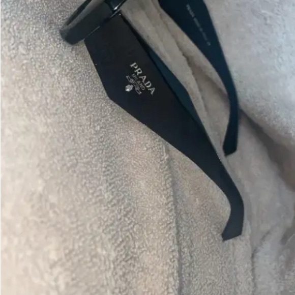Exclusive Prada Sunglasses ( Woman ) - Picture 3 of 3